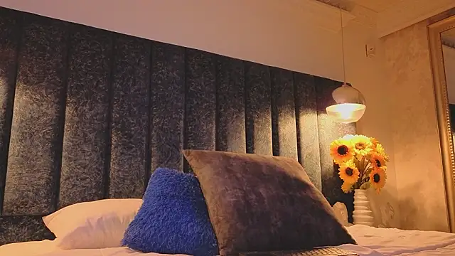 Ariannaa Suarez1 online show from 03/18/26, 07:39