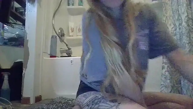 Snapshot of qtkayyzzxoxo chatting on 03/05/25, 05:29 qtkayyzzxoxo online show from 03/05/25, 05:29