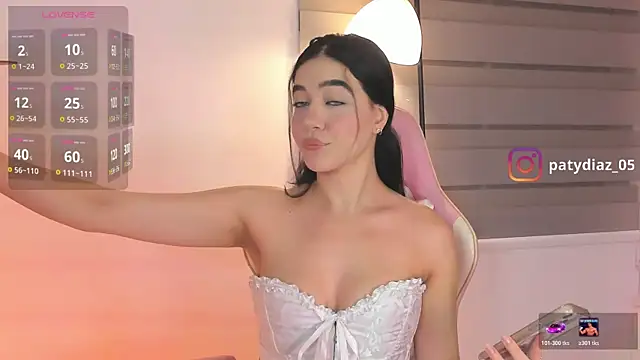 Snapshot of MiiaParker6972 chatting on 05/18/26, 11:54 MiiaParker6972 online show from 05/18/26, 11:54