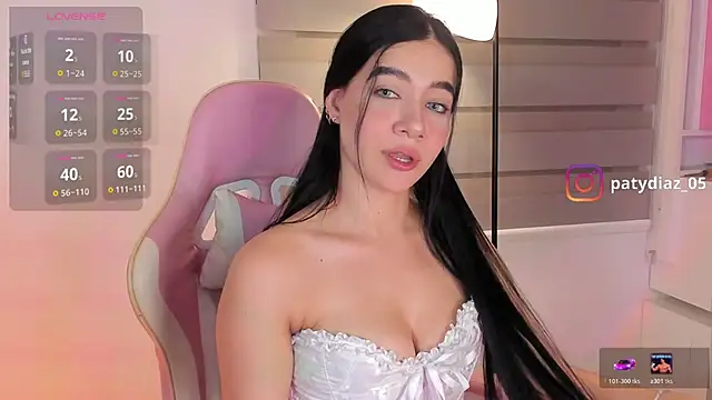 Snapshot of MiiaParker6972 chatting on 05/19/26, 01:56 MiiaParker6972 online show from 05/19/26, 01:56