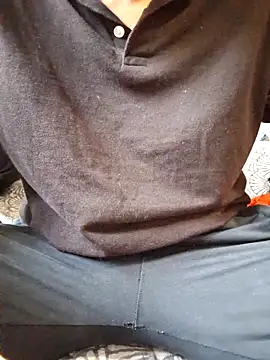 Snapshot of tajemniczy199 chatting on 10/17/25, 01:46 tajemniczy199 online show from 10/17/25, 01:46