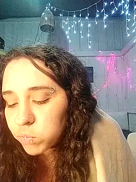 Snapshot of Fellyna chatting on 10/08/25, 05:27 Fellyna online show from 10/08/25, 05:27