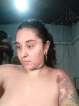 Snapshot of Fellyna chatting on 10/17/25, 01:35 Fellyna online show from 10/17/25, 01:35