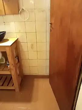 Snapshot of omeriz chatting on 09/24/25, 06:28 omeriz online show from 09/24/25, 06:28