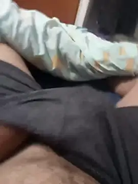 Snapshot of omeriz chatting on 10/22/25, 01:55 omeriz online show from 10/22/25, 01:55