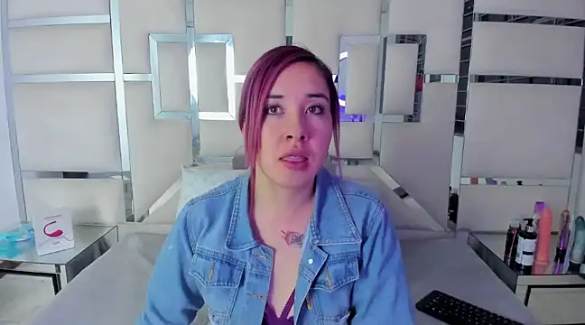 Snapshot of Celeste_X chatting on 03/15/25, 03:40 Celeste X online show from 03/15/25, 03:40