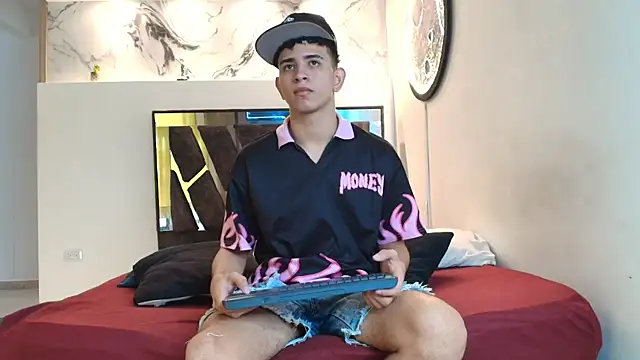 KING OFF BOYS online show from 11/18/25, 02:54