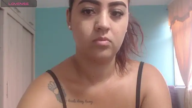 Anthonela Queen online show from 12/17/25, 01:06