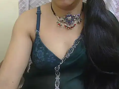Snapshot of Lovely_Manvi chatting on 09/10/25, 01:00 Lovely Manvi online show from 09/10/25, 01:00