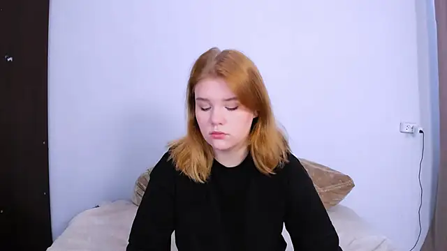 LaseyMoon online show from 09/10/25, 01:27