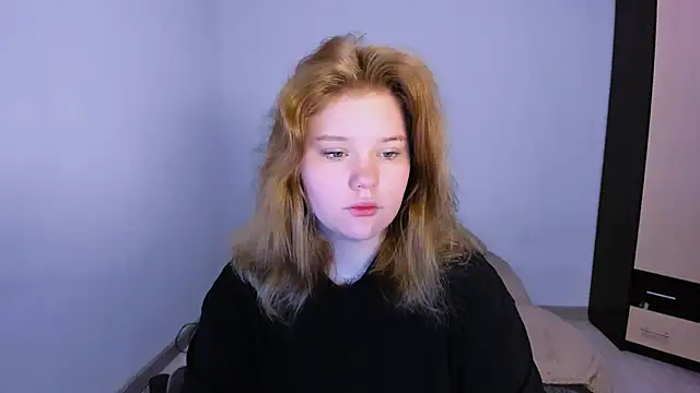 LaseyMoon online show from 11/13/25, 02:43