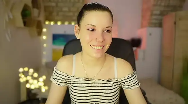 April Olsen online show from 03/05/25, 01:39