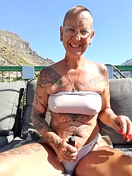 Emma Milf25 online show from 05/21/26, 09:49