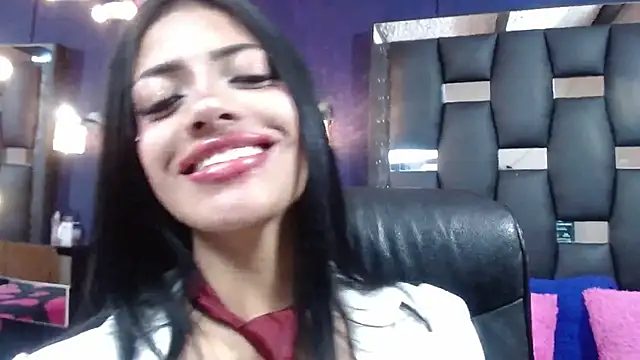 EMYCLARK01 online show from 03/04/26, 02:50