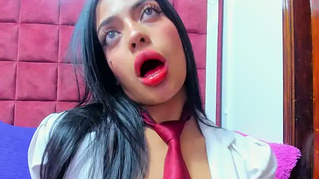 EMYCLARK01 online show from 07/16/26, 04:29