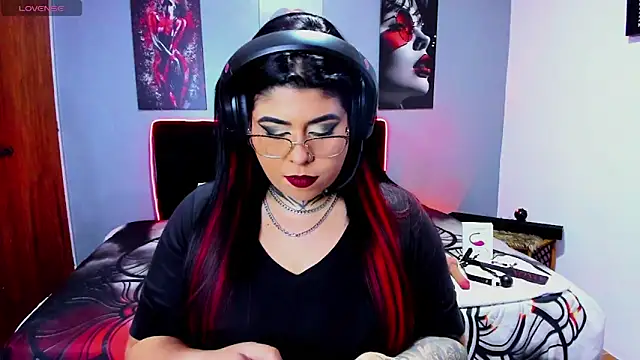 Snapshot of Veronika_metal chatting on 05/09/26, 12:38 Veronika metal online show from 05/09/26, 12:38