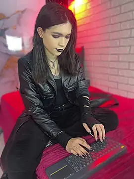 MaeveKuro online show from 07/21/26, 02:58