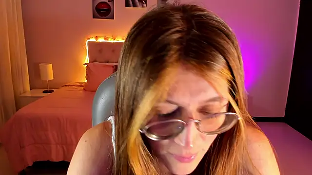 Emily Warren  online show from 03/19/26, 07:51