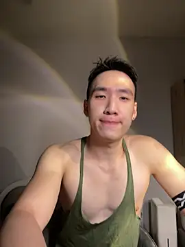 Snapshot of Hon1069 chatting on 03/16/25, 04:23 Hon1069 online show from 03/16/25, 04:23