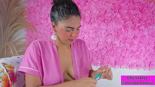 Melodymoore  online show from 11/06/25, 10:21