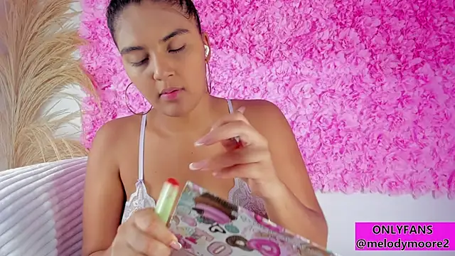 Melodymoore  online show from 11/24/25, 02:33