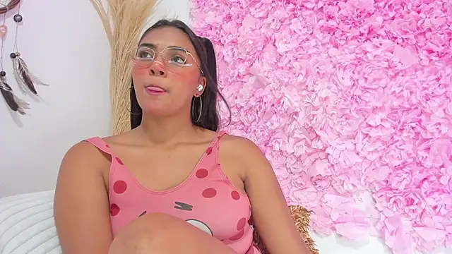 Melodymoore  online show from 02/05/26, 09:19