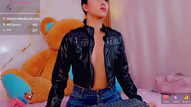 Snapshot of ValeriCardenas chatting on 03/15/25, 12:15 ValeriCardenas online show from 03/15/25, 12:15