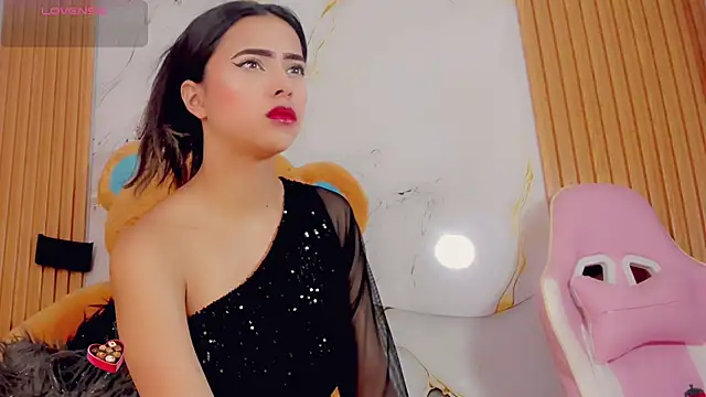 Snapshot of ValeriCardenas chatting on 09/18/25, 12:01 ValeriCardenas online show from 09/18/25, 12:01