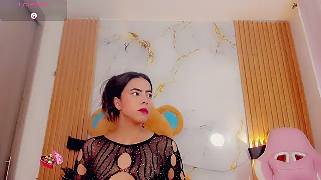 Snapshot of ValeriCardenas chatting on 09/19/25, 12:12 ValeriCardenas online show from 09/19/25, 12:12