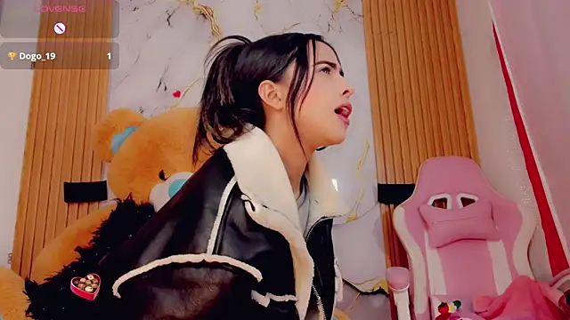 Snapshot of ValeriCardenas chatting on 09/24/25, 02:04 ValeriCardenas online show from 09/24/25, 02:04