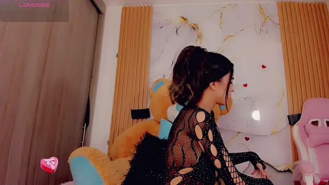 Snapshot of ValeriCardenas chatting on 09/27/25, 01:32 ValeriCardenas online show from 09/27/25, 01:32