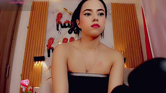 Snapshot of ValeriCardenas chatting on 10/11/25, 11:47 ValeriCardenas online show from 10/11/25, 11:47