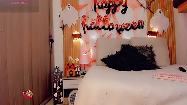 Snapshot of ValeriCardenas chatting on 10/18/25, 01:08 ValeriCardenas online show from 10/18/25, 01:08