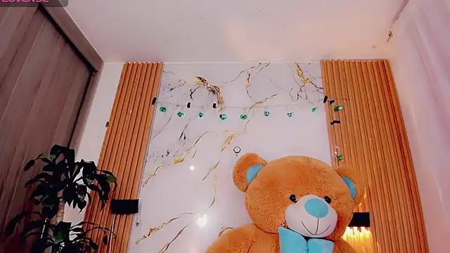 ValeriCardenas online show from 04/07/26, 03:07