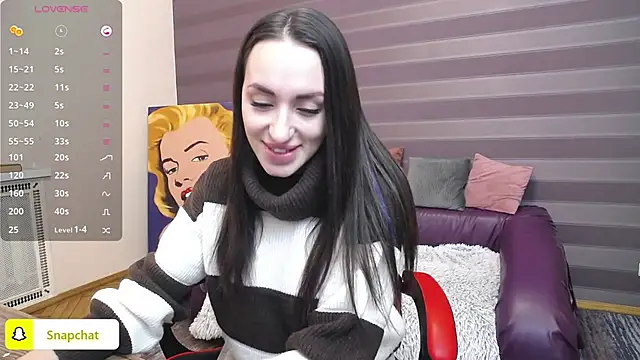 Snapshot of JenniferStone chatting on 02/07/25, 08:11 JenniferStone online show from 02/07/25, 08:11