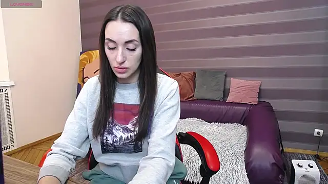 Snapshot of JenniferStone chatting on 03/17/25, 07:46 JenniferStone online show from 03/17/25, 07:46