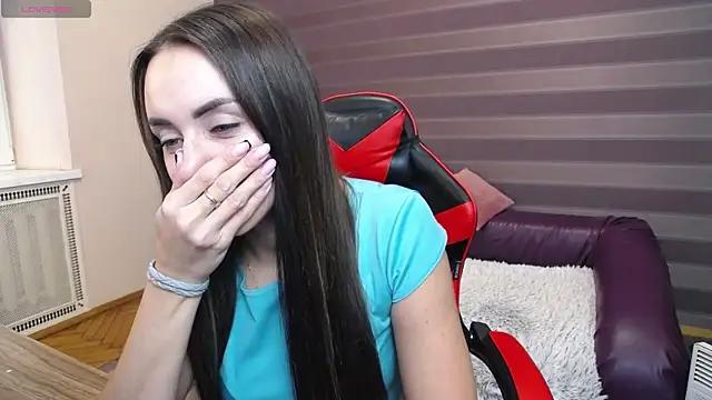 Snapshot of JenniferStone chatting on 10/04/25, 07:06 JenniferStone online show from 10/04/25, 07:06