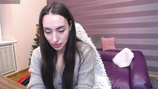 Snapshot of JenniferStone chatting on 12/22/25, 08:11 JenniferStone online show from 12/22/25, 08:11