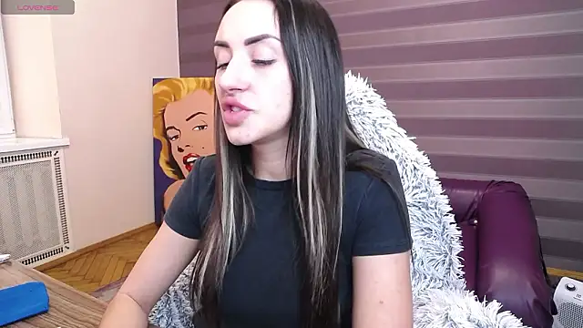 Snapshot of JenniferStone chatting on 03/01/26, 08:16 JenniferStone online show from 03/01/26, 08:16