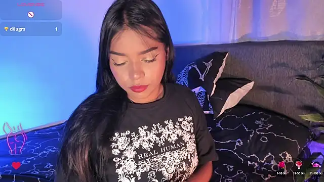 Snapshot of kathdolly chatting on 10/15/25, 04:12 kathdolly online show from 10/15/25, 04:12