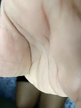 Snapshot of neha_rohan12 chatting on 02/26/25, 06:54 neha rohan12 online show from 02/26/25, 06:54