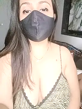 Snapshot of neha_rohan12 chatting on 10/11/25, 05:11 neha rohan12 online show from 10/11/25, 05:11