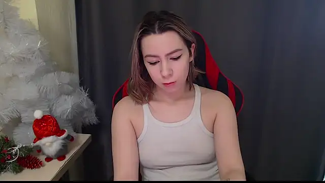 Snapshot of meganluss chatting on 12/23/25, 05:38 meganluss online show from 12/23/25, 05:38