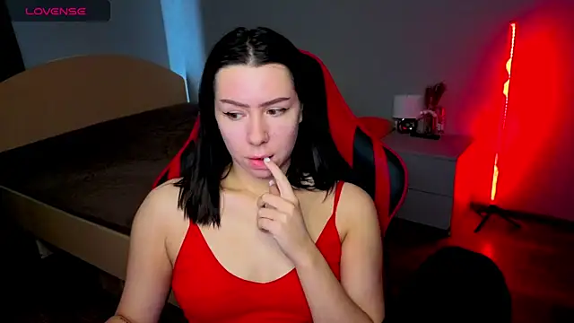 Snapshot of meganluss chatting on 05/21/26, 03:13 meganluss online show from 05/21/26, 03:13