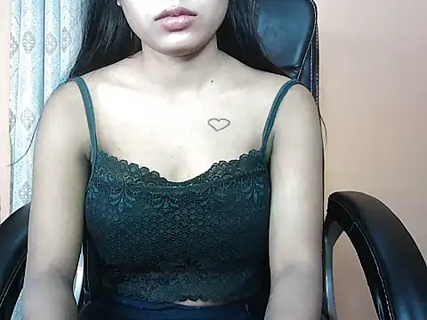 Snapshot of Mahi_DarlingS chatting on 03/11/25, 04:10 Mahi DarlingS online show from 03/11/25, 04:10