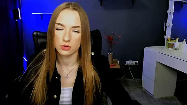 Snapshot of doll_vey chatting on 03/06/25, 04:17 doll vey online show from 03/06/25, 04:17