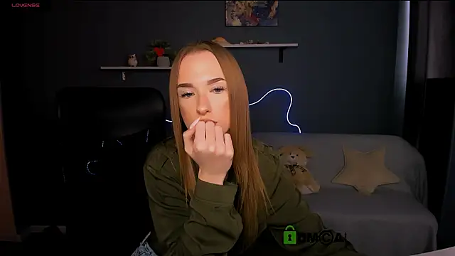 Snapshot of doll_vey chatting on 03/17/25, 12:35 doll vey online show from 03/17/25, 12:35