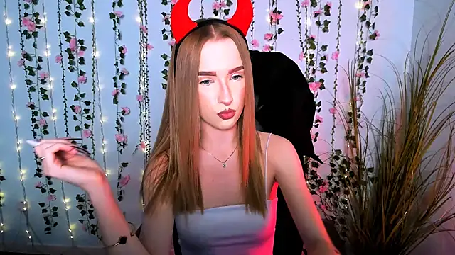 Snapshot of doll_vey chatting on 09/13/25, 07:02 doll vey online show from 09/13/25, 07:02