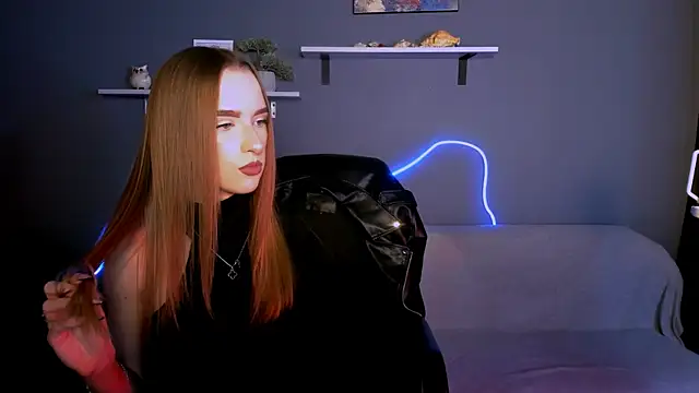 Snapshot of doll_vey chatting on 10/12/25, 07:02 doll vey online show from 10/12/25, 07:02