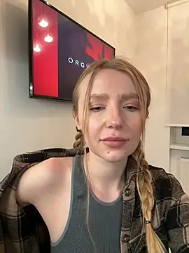 Snapshot of EvaBrooklyn chatting on 03/03/25, 04:24 EvaBrooklyn online show from 03/03/25, 04:24